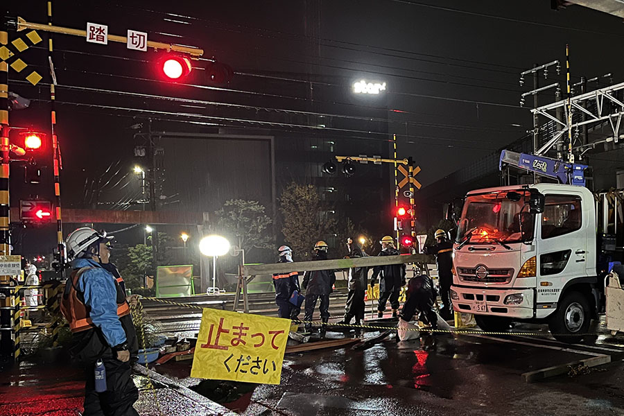 踏切警備業務